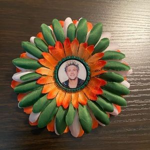 Niall hair flower/pin